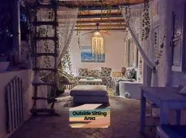 Cute double storey condo I Pool & Beach