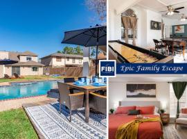 Houston Escape Heated Pool Cabana & Game Room，位于Atascocita的酒店