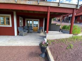 Nära centrum med sjöutsikt -Korsgården，位于赖特维克的酒店