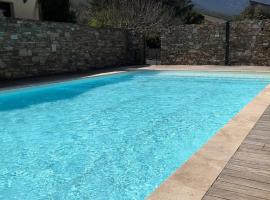 Appartement privé avec piscine - Sisco - Cap Corse，位于Sisco的酒店