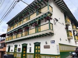 Hotel Vegas Del Rio Támesis，位于Támesis的酒店