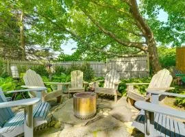 Charming Cottage with Patio, Walk to Boothbay Harbor