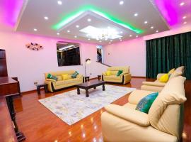 Luxury Exclusive 5Bedroom Home - Perfect for Families & Groups，位于内罗毕的酒店