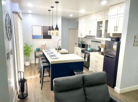 Pastora House Luxe Staycation Bauan Batangas，位于Bauan的酒店