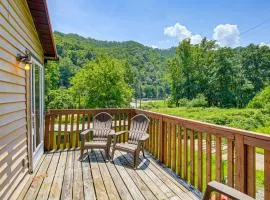 1 Mi to Hatfield-McCoy Trails: Apt in Matewan