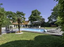 Charming villa with a wonderful swimming pool in Bellegem