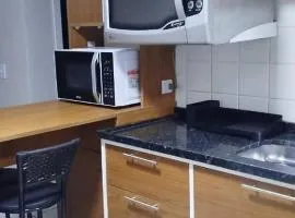 Apartamento inteiro, 2 quartos com garagem inclusa