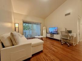 Cozy Full 1Bedroom 1Bedroom Apt with AC Kitchen and Laundry，位于彭布罗克派恩斯的酒店