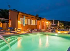 Stunning Home In Miholascica