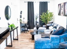 The Cozy Grey Haven Home - 1st floor，位于雷丁的酒店