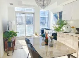 INFIVILLA Duplex Penthouse Suites Skyline Lake View Downtown Toronto