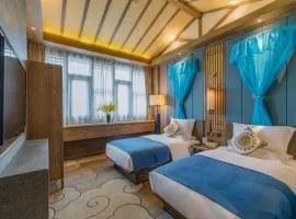 Floral Qinyuan Light Luxury Inn Lijiang Ancient Town Flagship Store