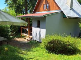 Chata v Jedovnicích u rybníka Olšovec，位于杰多维尼切的酒店