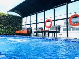 Shining Central Hotel & Spa，位于河内的酒店