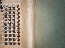 Golden Milos Beach Ηouse by Domotel，位于Provatas的酒店