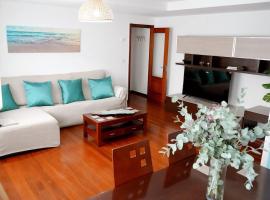 Bajo con jardin Costa Quebrada，位于林克勒斯的酒店