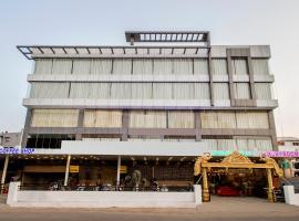 Capital O Wild Wings Hotel Near Omni Hospital Lane Nagole main road，位于Upal的酒店