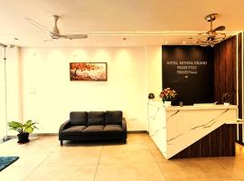 Hotel Mithra Grand，位于海得拉巴的酒店