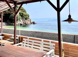 プチリゾート・ひじきwest，位于Hijiki的海滩酒店