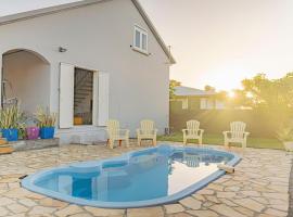 VILLA SANTIBANEZ - Piscine - 8pers - By Sister Home，位于Le Patelin的酒店