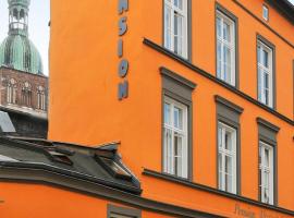 Pension Altstadt Mönch in top Lage direkt in der Altstadt incl Frühstück，位于施特拉尔松德的酒店