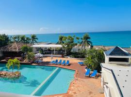 Lovely Seafront Apartment with Breathtaking Seaviews，位于Cupecoy的酒店