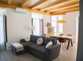 ViA DE LA PLATA SUITES 1A
