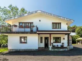 Preciosa y amplia casa con piscina