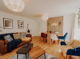FLAT 5 - Ground floor 2 bed apartment free parking sleeps 6，位于黑尔斯欧文的酒店