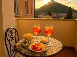 Angera Via Roma，位于安杰拉的酒店
