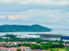 CozyStay Rooftop Sky Pool Sea &Bridge View Luxury 9pax，位于峇六拜的酒店