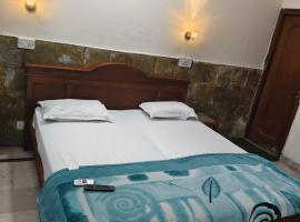 Deepak Motel，位于潘切库拉的酒店
