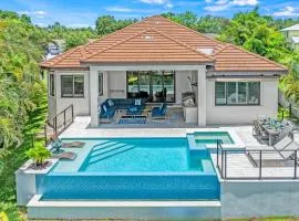 Luxury Sarasota Waterfront Home - Pool, Boat Dock & Near Siesta Key Beach