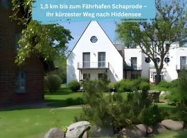 Hotel Rügenschmiede vis a vis Hiddensee，位于沙普罗德的酒店