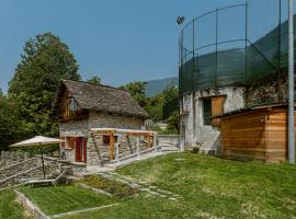 E-bike e tennis gratuiti -2 min Piana Vigezzo ski-，位于Craveggia的木屋