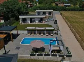 LaLuna Houses