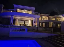 Jumanji Safaris Villa Constantia