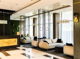 Riviera Blue Hotel，位于阳光海滩的酒店