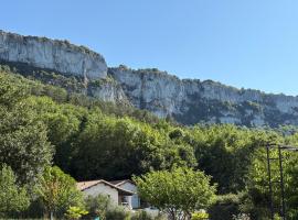 Petit paradis，位于圣昂托南的酒店