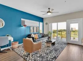 LUX 1B1B with Parking, Pool, Gym, Private Patio near Austin