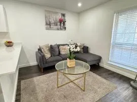 DT Dallas l SLEEK & LUXURIOUS 1BD l 5 Min from BAYLOR MED