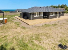 3 Bedroom Lovely Home In Kalundborg，位于凯隆堡的酒店