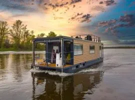 Houseboat - dom na wodzie