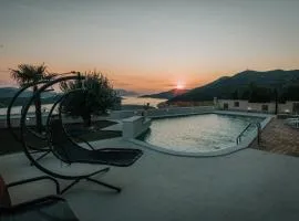 Apartment with Pool "Sunset Cove"