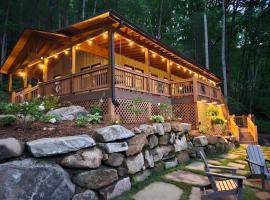 Bungalow, Lake Glenville, Amazing Views, & Sauna!，位于Cullowhee的酒店
