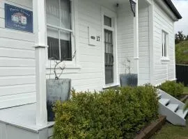 Moore St Cottage