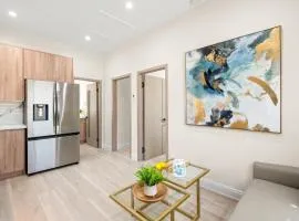 Cozy Modern Home w Full Kitchen & Parking