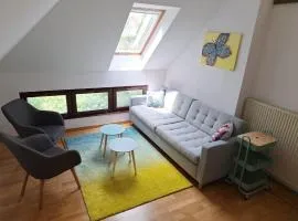 Hiška na skalci, The House on the Rock