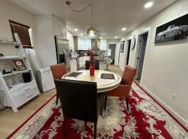 5 Star Cozy modern house all amenities Sleep 6