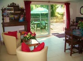 Gîte authentique avec terrasse, jardin clos et wifi à La Garnache - FR-1-426-140